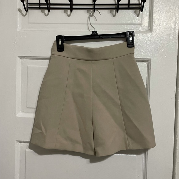 Zara high waisted shorts, Size XS new with tags - Picture 3 of 3